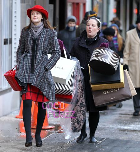 leighton-meester-blair-waldorf-gossip-girl-shopping-spree__oPt